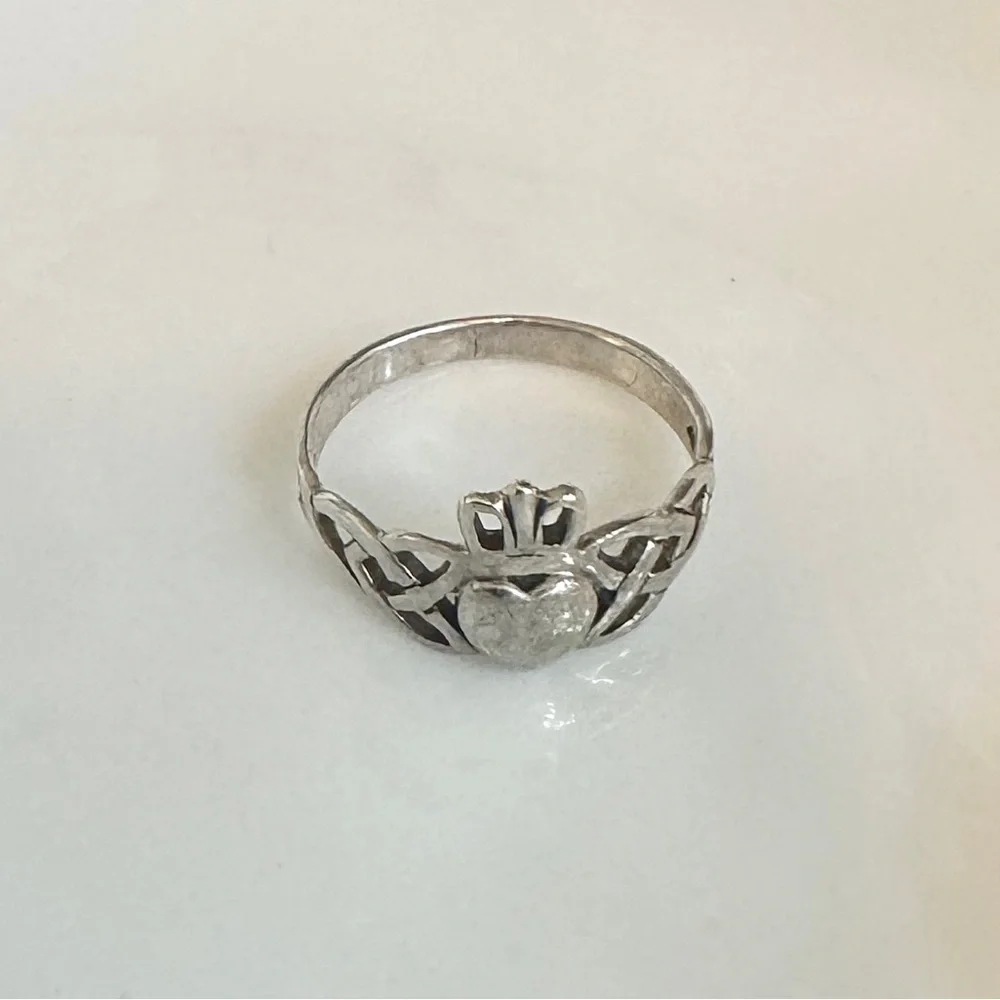 Vintage Sterling Silver Irish Celtic Claddagh Ring (8.5)